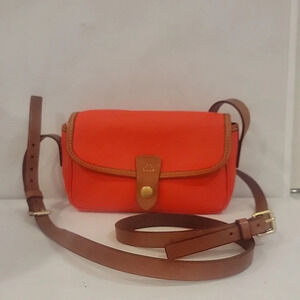 NWOT - DOONEY & BOURKE CABRIOLET EAST WEST CROSSBODY SMALL PURSE